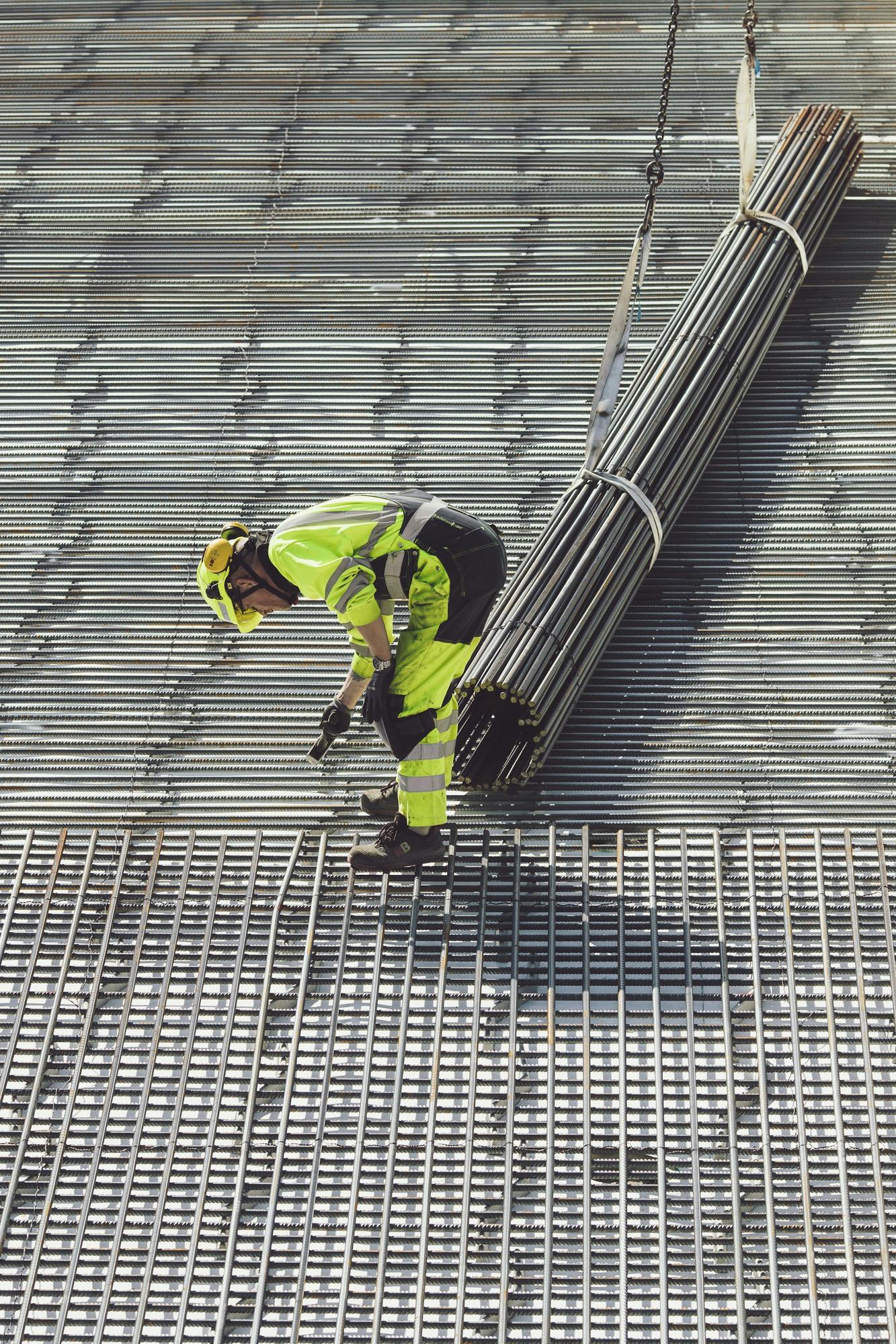 Rebar fixer in hi-vis and hard hat